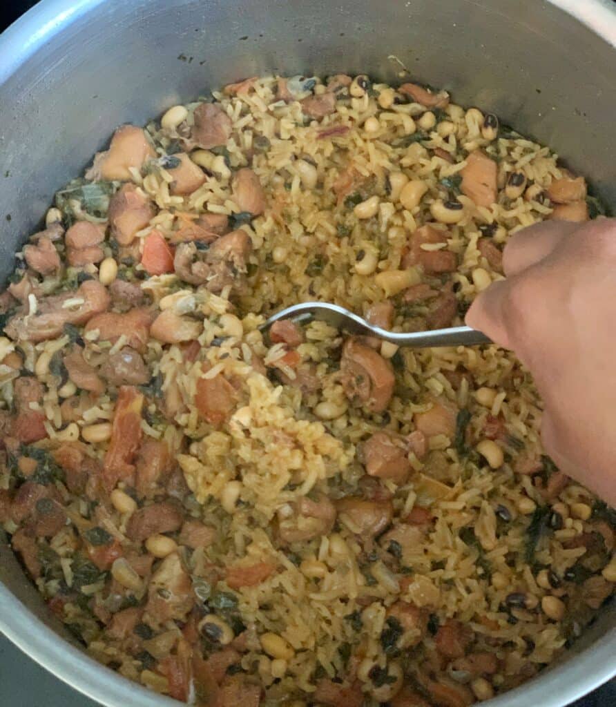 fluffing cook-up rice in pot