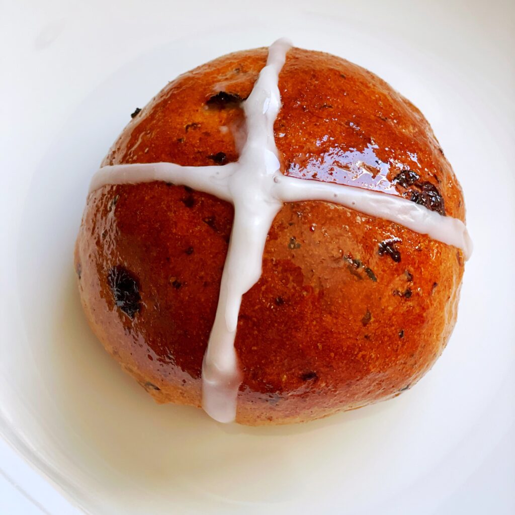 cross buns with frosting