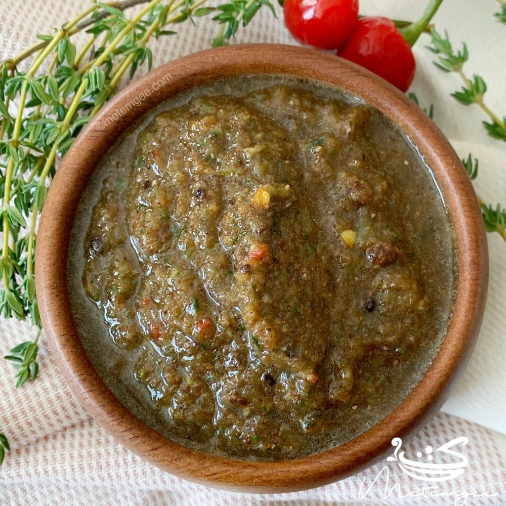 a bowl of whole30 jerk marinade