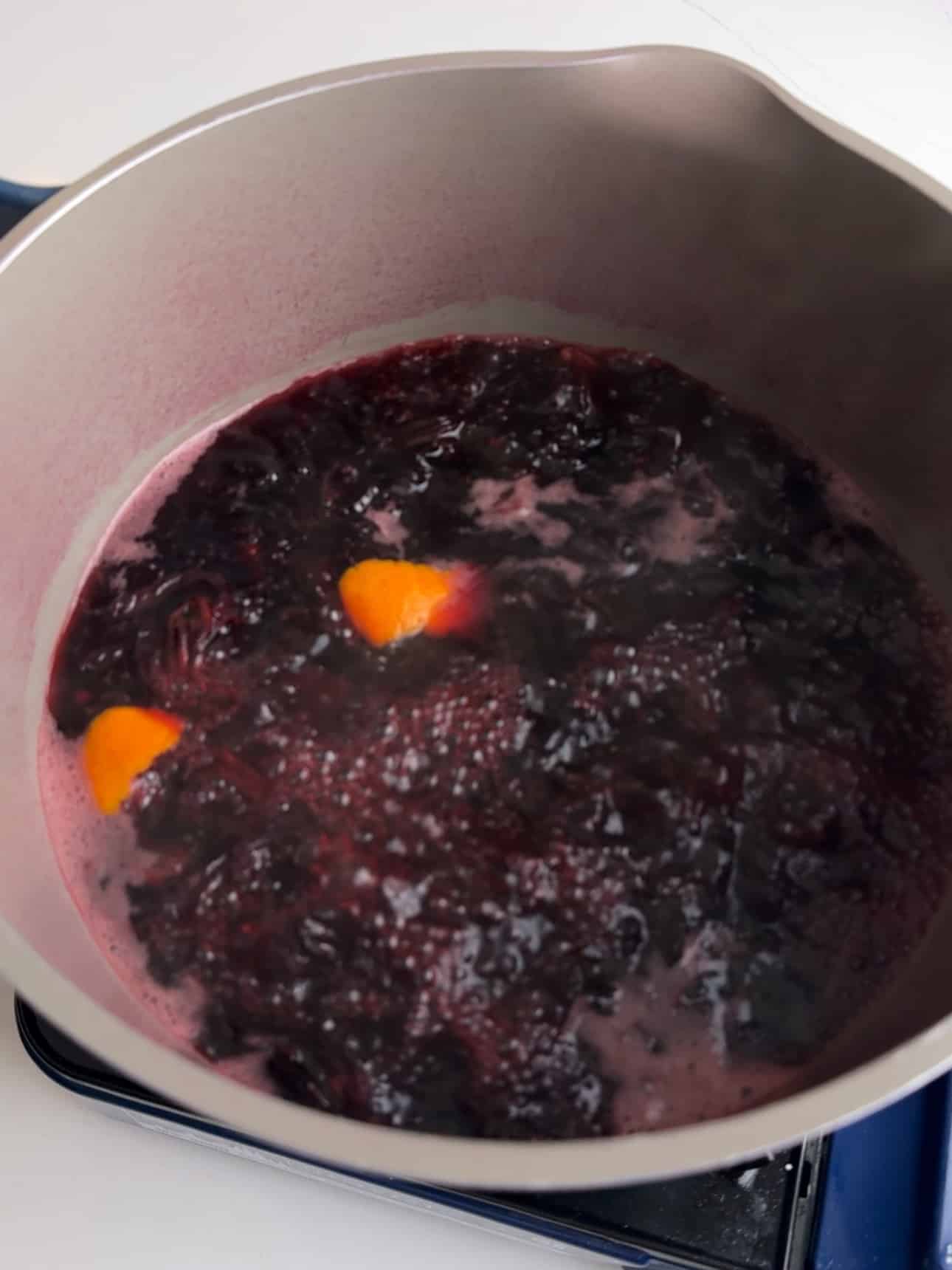 Sorrel boiling in a gray pot