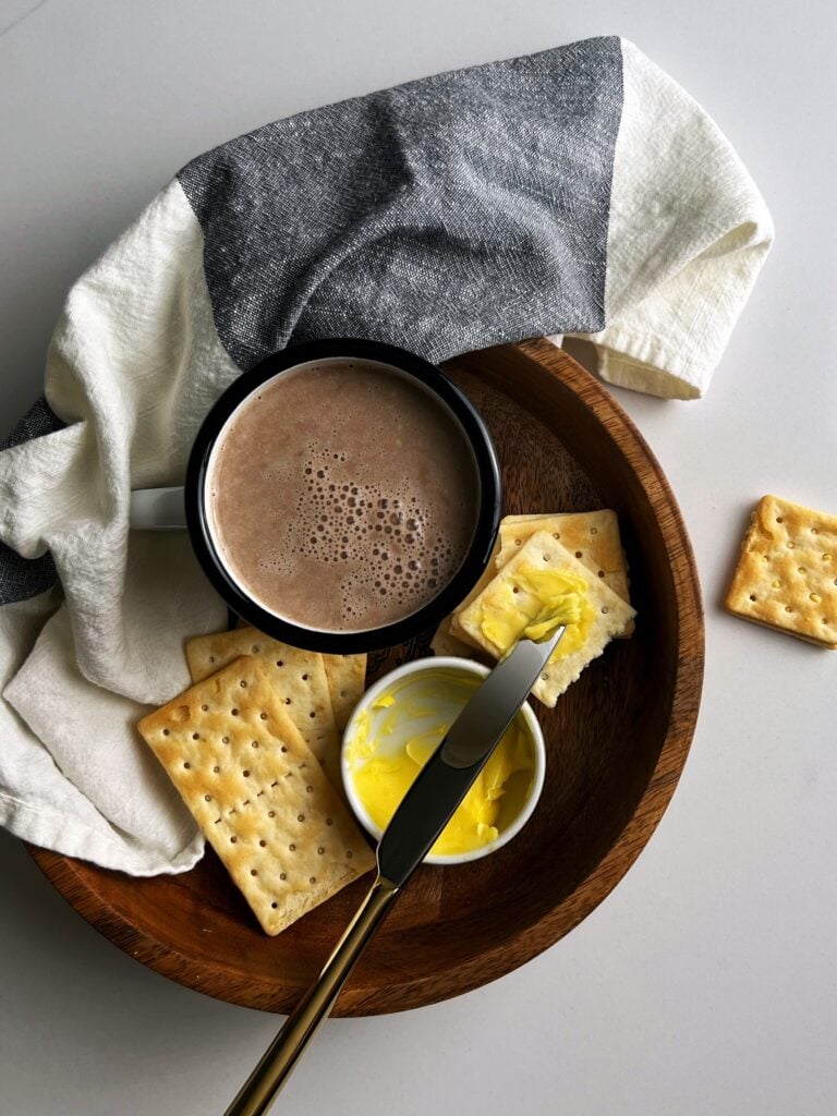 Cocoa tea and crackers